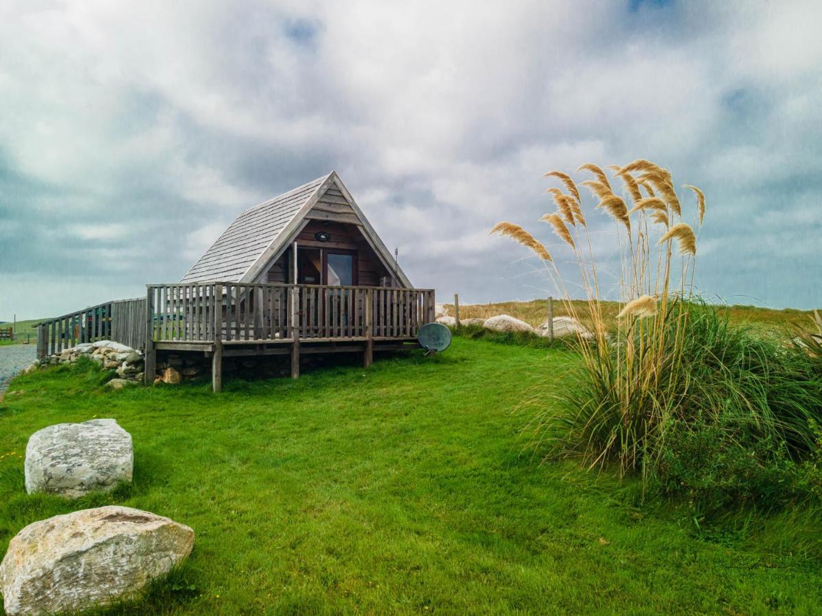 Swan View Lodge - North Uist Lochmaddy Exterior photo